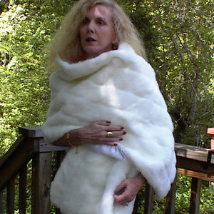 White Faux Fur Stolle